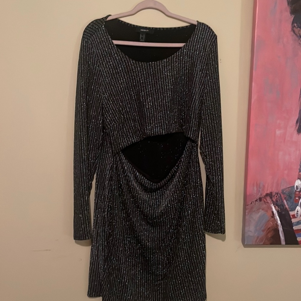 Beautiful sparkled dress with front cutout
